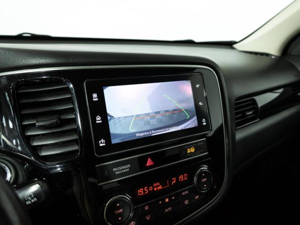 Mitsubishi Outlander III Рестайлинг 3 с пробегом 2019 года, цена 1 779 700 рублей, 156224 км, внедорожник, Автокод Объявления