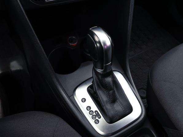 Volkswagen Polo V Рестайлинг с пробегом 2017 года, цена 1 089 000 рублей, 190471 км, седан, Автокод Объявления