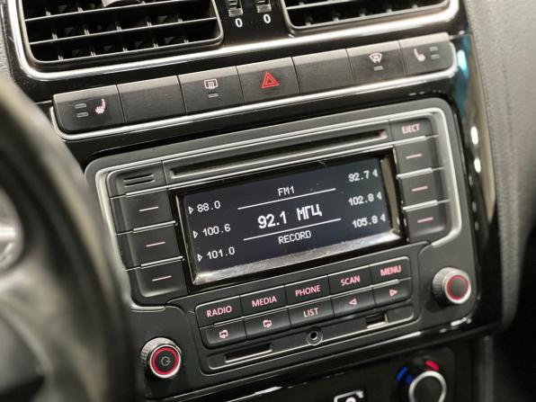 Volkswagen Polo V с пробегом 2014 года, цена 989 000 рублей, 121000 км, седан, Автокод Объявления