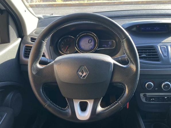 Renault Megane III Рестайлинг с пробегом 2013 года, цена 820 000 рублей, 157200 км, хэтчбек, Автокод Объявления