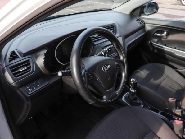 Kia Rio III Рестайлинг с пробегом 2016 года, цена 1 050 000 рублей, 97300 км, седан, Автокод Объявления