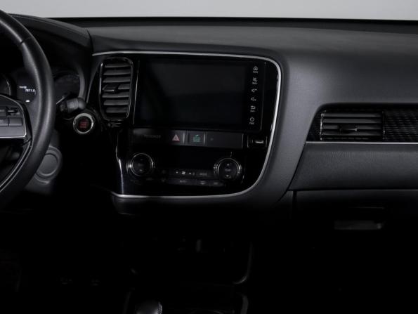 Mitsubishi Outlander III Рестайлинг 3 с пробегом 2022 года, цена 3 699 000 рублей, 8000 км, внедорожник, Автокод Объявления