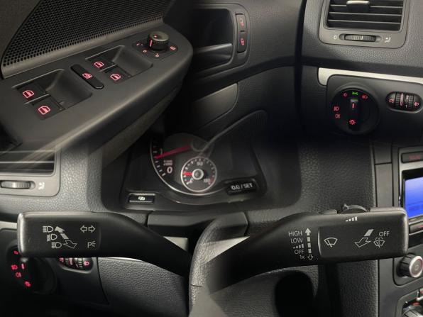 Volkswagen Jetta V с пробегом 2010 года, цена 675 000 рублей, 178536 км, седан, Автокод Объявления