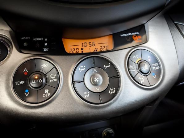 Toyota Ractis II с пробегом 2011 года, цена 1 540 000 рублей, 118930 км, хэтчбек, Автокод Объявления