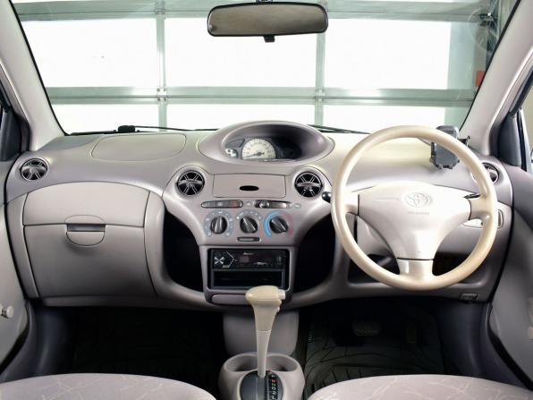 Toyota Platz с пробегом 2000 года, цена 319 995 рублей, 299999 км, седан, Автокод Объявления