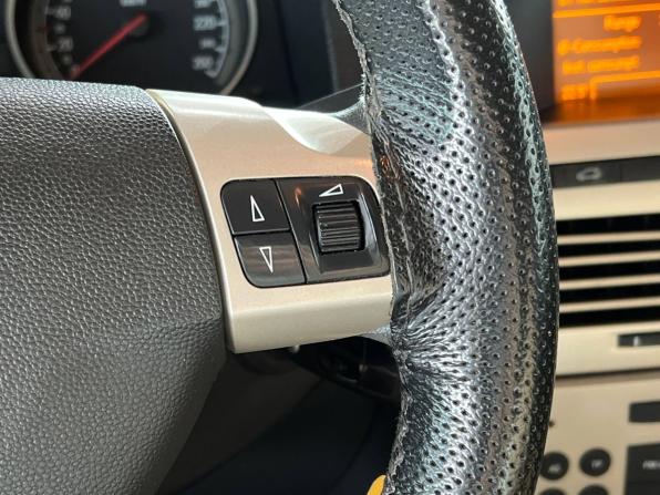 Opel Astra H Рестайлинг с пробегом 2008 года, цена 575 000 рублей, 230000 км, седан, Автокод Объявления