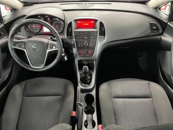 Opel Astra J Рестайлинг с пробегом 2013 года, цена 899 000 рублей, 111000 км, хэтчбек, Автокод Объявления