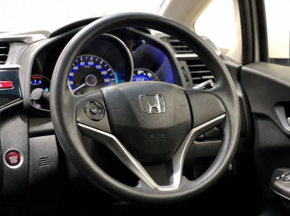 Honda Fit III с пробегом 2016 года, цена 1 050 000 рублей, 79300 км, хэтчбек, Автокод Объявления