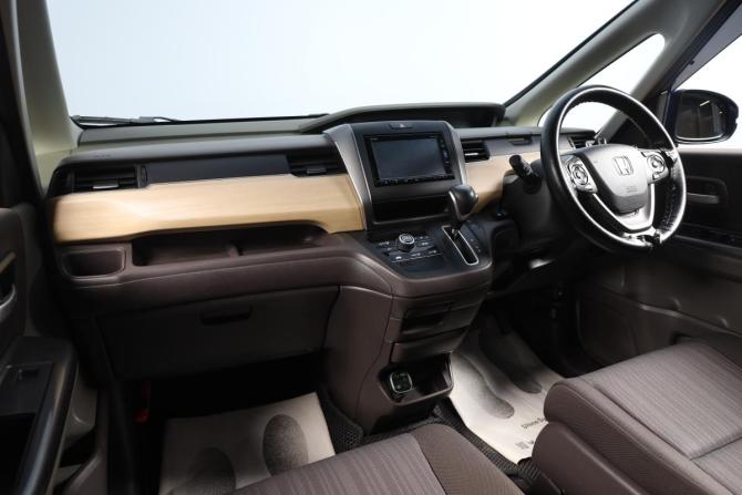 Honda Freed II Рестайлинг с пробегом 2018 года, цена 1 699 000 рублей, 86200 км, компактвэн, Автокод Объявления