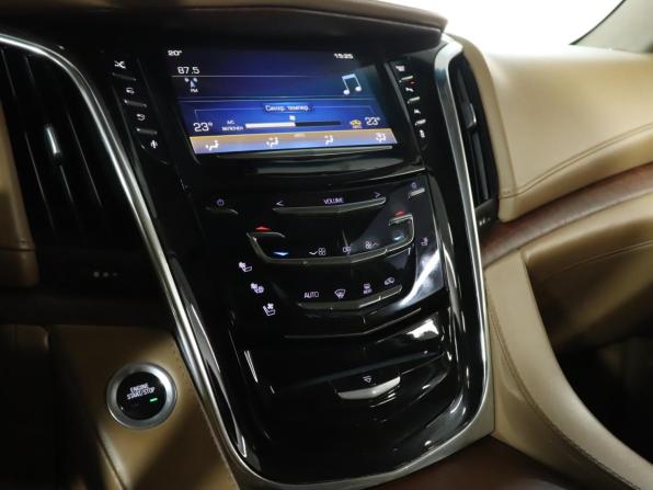 Cadillac Escalade IV с пробегом 2016 года, цена 3 690 000 рублей, 167884 км, внедорожник, Автокод Объявления