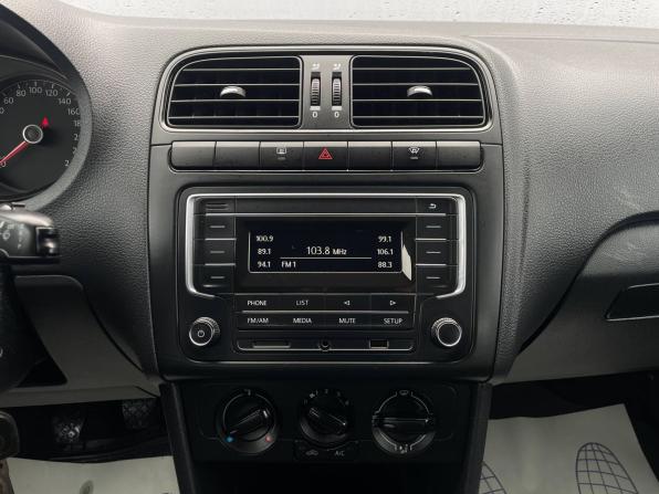 Volkswagen Polo V Рестайлинг с пробегом 2019 года, цена 1 250 000 рублей, 123731 км, седан, Автокод Объявления