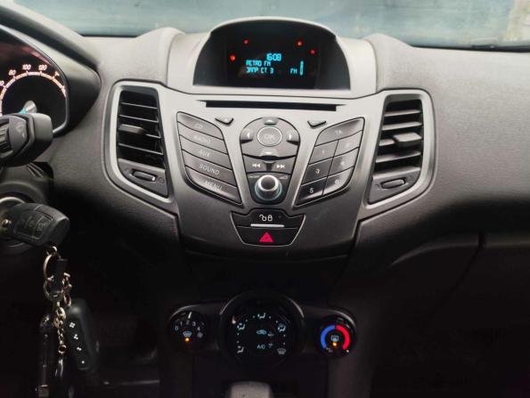 Ford Fiesta Mk6 Рестайлинг с пробегом 2015 года, цена 725 000 рублей, 156826 км, хэтчбек, Автокод Объявления
