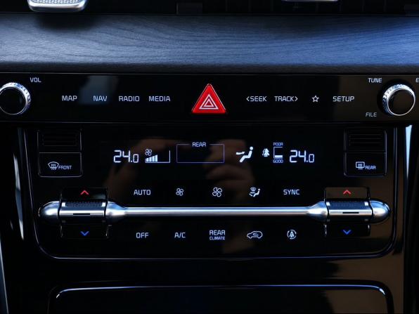Kia Carnival IV с пробегом 2021 года, цена 3 750 000 рублей, 46110 км, минивэн, Автокод Объявления