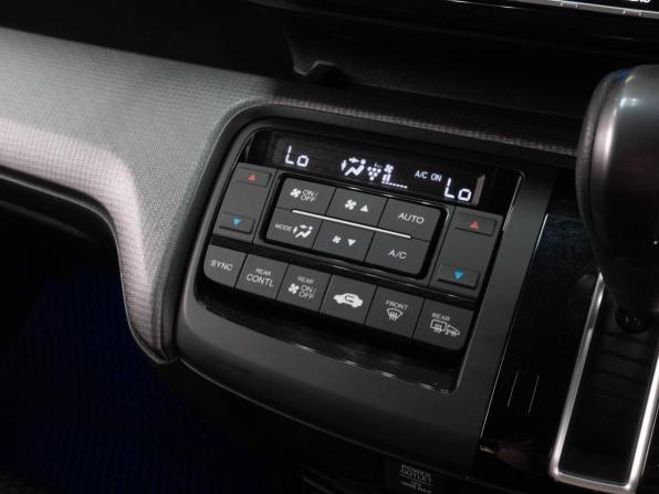 Honda Stepwgn V Рестайлинг с пробегом 2019 года, цена 2 449 000 рублей, 102133 км, минивэн, Автокод Объявления