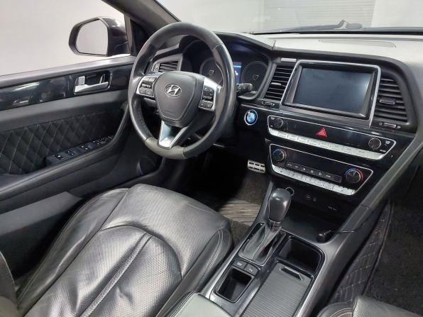Hyundai Sonata VII (LF) Рестайлинг с пробегом 2018 года, цена 1 363 000 рублей, 189520 км, седан, Автокод Объявления