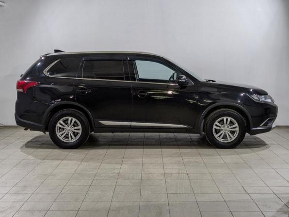 Mitsubishi Outlander III Рестайлинг 2 с пробегом 2017 года, цена 1 870 000 рублей, 120435 км, внедорожник, Автокод Объявления