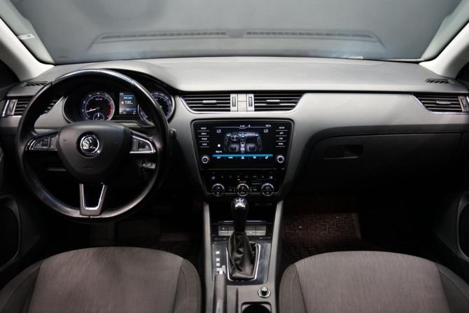 Skoda Octavia III (A7) Рестайлинг с пробегом 2017 года, цена 1 858 000 рублей, 242000 км, лифтбек, Автокод Объявления