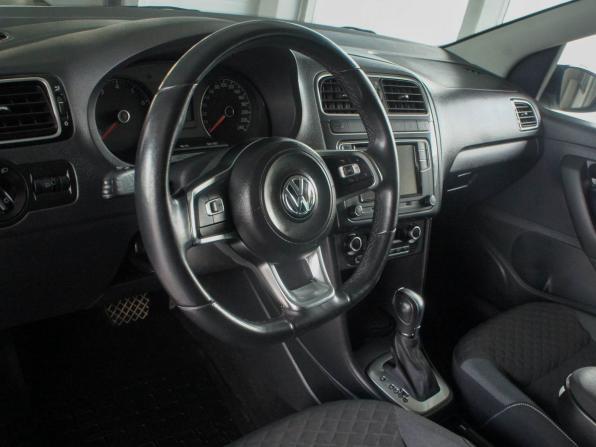 Volkswagen Polo V Рестайлинг с пробегом 2019 года, цена 1 199 000 рублей, 75000 км, седан, Автокод Объявления