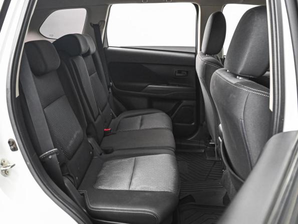 Mitsubishi Outlander III Рестайлинг 2 с пробегом 2017 года, цена 1 908 000 рублей, 182455 км, внедорожник, Автокод Объявления