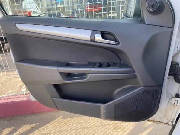 Opel Astra H Рестайлинг с пробегом 2012 года, цена 572 400 рублей, 194195 км, хэтчбек, Автокод Объявления
