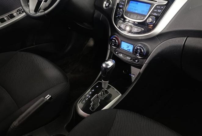 Hyundai Solaris I с пробегом 2013 года, цена 920 000 рублей, 235961 км, седан, Автокод Объявления