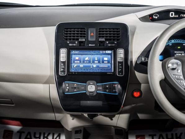 Nissan Leaf I (ZE0/AZE0) с пробегом 2011 года, цена 592 000 рублей, 121954 км, хэтчбек, Автокод Объявления