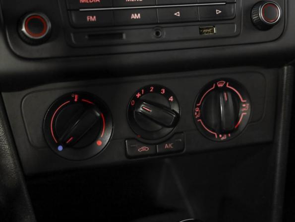 Volkswagen Polo V с пробегом 2015 года, цена 699 000 рублей, 199071 км, седан, Автокод Объявления
