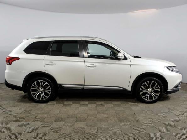 Mitsubishi Outlander III Рестайлинг 2 с пробегом 2015 года, цена 1 348 000 рублей, 238094 км, внедорожник, Автокод Объявления