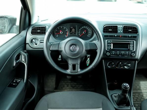 Volkswagen Polo V с пробегом 2015 года, цена 999 000 рублей, 127467 км, седан, Автокод Объявления