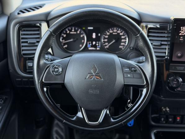 Mitsubishi Outlander III Рестайлинг 3 с пробегом 2018 года, цена 1 860 000 рублей, 123780 км, внедорожник, Автокод Объявления