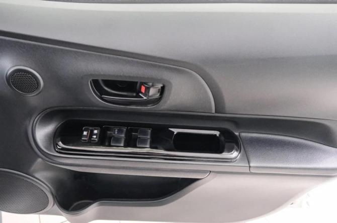 Toyota Aqua I Рестайлинг с пробегом 2016 года, цена 999 000 рублей, 177224 км, хэтчбек, Автокод Объявления