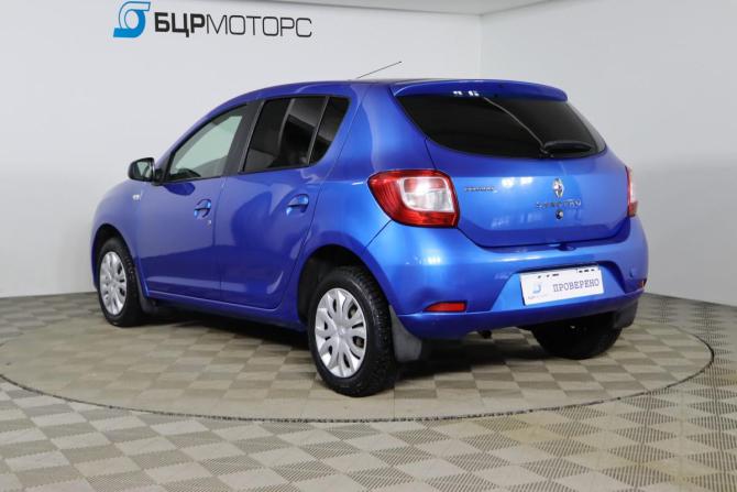 Renault Sandero II Рестайлинг с пробегом 2018 года, цена 899 990 рублей, 144564 км, хэтчбек, Автокод Объявления