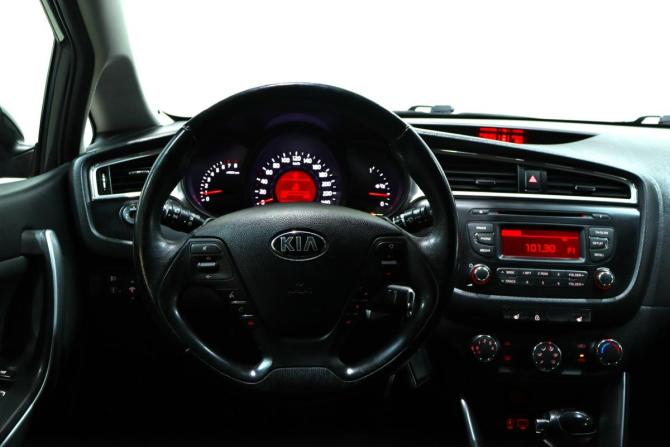 Kia Ceed II Рестайлинг с пробегом 2015 года, цена 1 219 000 рублей, 59777 км, хэтчбек, Автокод Объявления