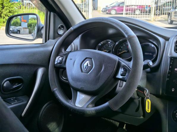 Renault Sandero II с пробегом 2015 года, цена 579 000 рублей, 188000 км, хэтчбек, Автокод Объявления