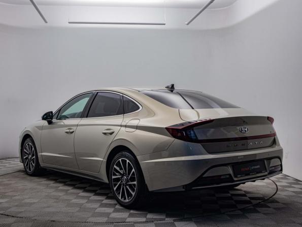 Hyundai Sonata VIII (DN8) с пробегом 2022 года, цена 2 534 000 рублей, 61700 км, седан, Автокод Объявления