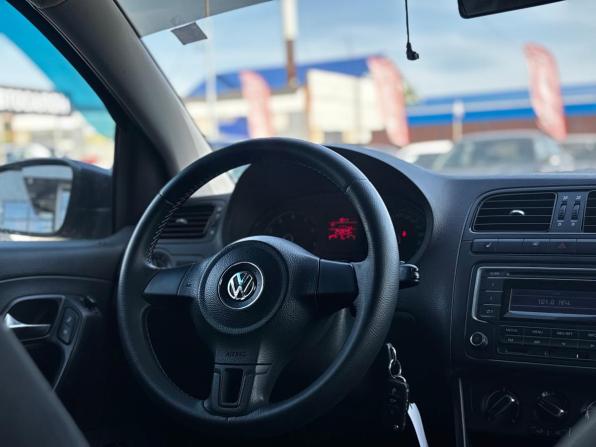 Volkswagen Polo V с пробегом 2014 года, цена 730 000 рублей, 243700 км, седан, Автокод Объявления