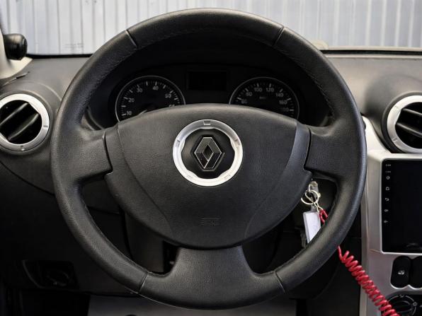Renault Sandero I с пробегом 2013 года, цена 747 000 рублей, 129937 км, хэтчбек, Автокод Объявления