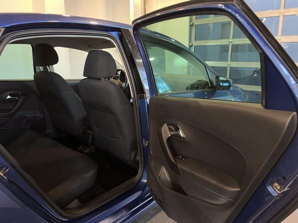 Volkswagen Polo V Рестайлинг с пробегом 2019 года, цена 1 365 000 рублей, 141471 км, седан, Автокод Объявления