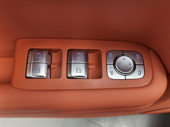 Li Auto (Lixiang) L9 I с пробегом 2023 года, цена 6 400 000 рублей, 42148 км, внедорожник, Автокод Объявления
