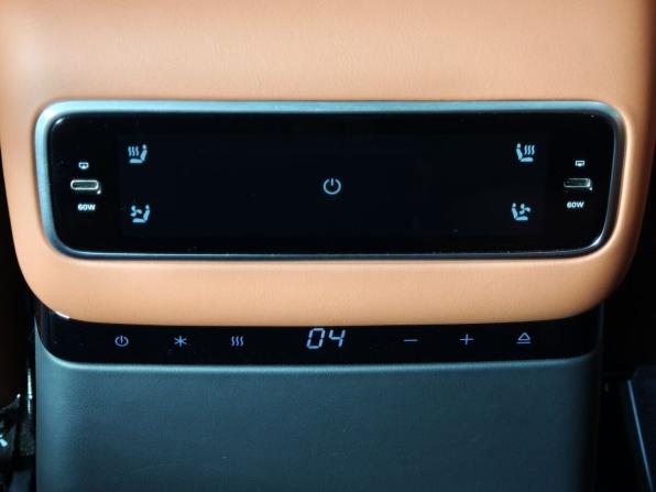 Li Auto (Lixiang) L9 I Рестайлинг с пробегом 2024 года, цена 7 495 000 рублей, 21197 км, внедорожник, Автокод Объявления