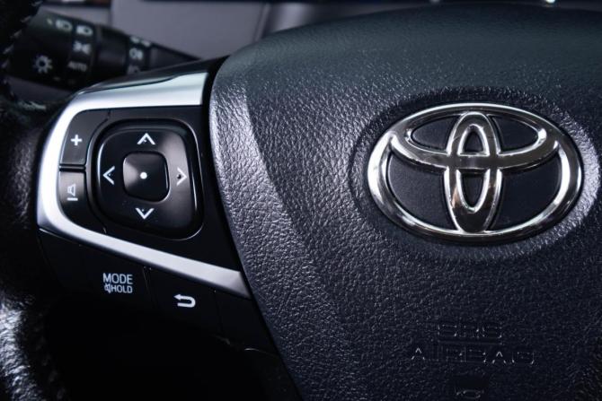 Toyota Camry VII (XV50) Рестайлинг с пробегом 2015 года, цена 1 799 000 рублей, 209075 км, седан, Автокод Объявления