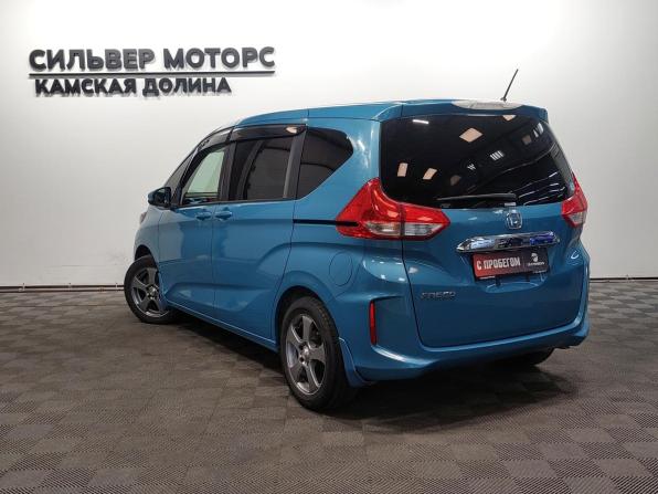 Honda Freed II с пробегом 2017 года, цена 1 399 000 рублей, 120953 км, компактвэн, Автокод Объявления