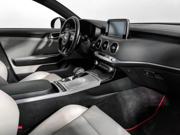 Kia Stinger I с пробегом 2018 года, цена 2 660 000 рублей, 122186 км, лифтбек, Автокод Объявления