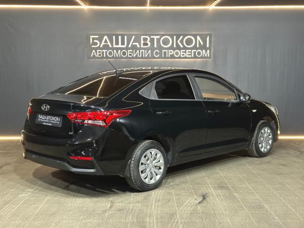 Hyundai Solaris II с пробегом 2018 года, цена 1 300 000 рублей, 112610 км, седан, Автокод Объявления