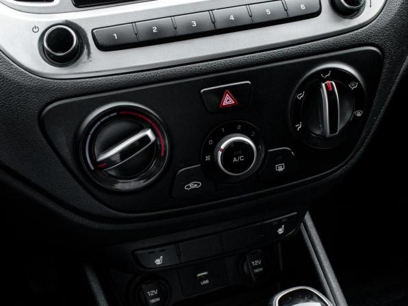 Hyundai Solaris II Рестайлинг с пробегом 2021 года, цена 1 470 000 рублей, 100035 км, седан, Автокод Объявления
