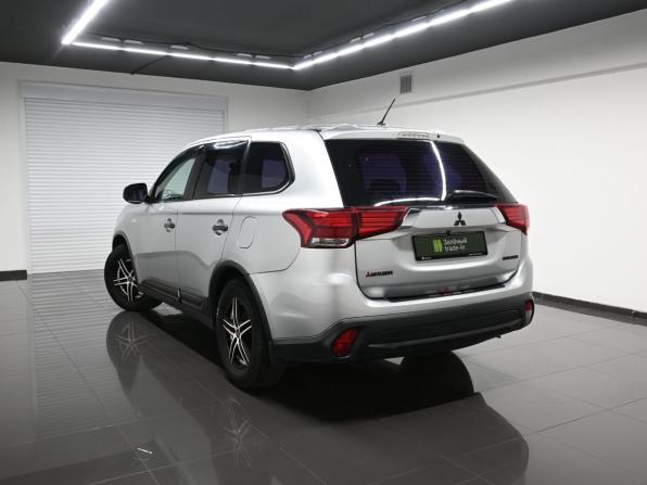 Mitsubishi Outlander III Рестайлинг 2 с пробегом 2015 года, цена 1 345 000 рублей, 249303 км, внедорожник, Автокод Объявления