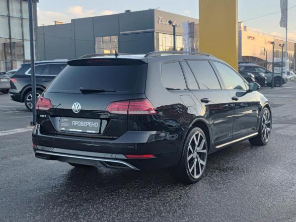 Volkswagen Golf VII Рестайлинг с пробегом 2018 года, цена 1 820 000 рублей, 267205 км, универсал, Автокод Объявления