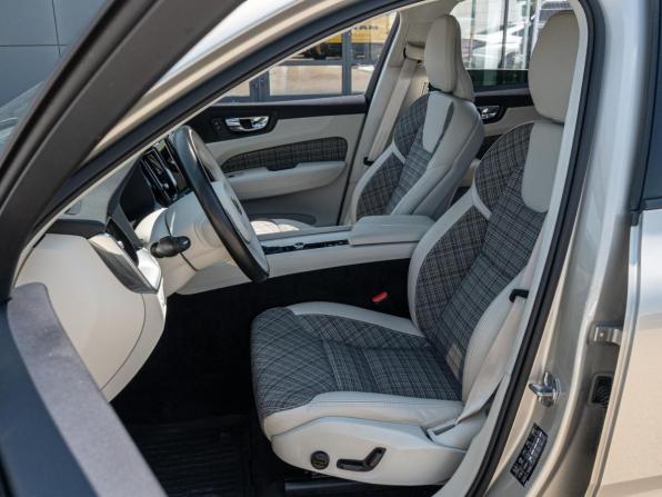Volvo XC60 II с пробегом 2021 года, цена 4 110 000 рублей, 59262 км, внедорожник, Автокод Объявления