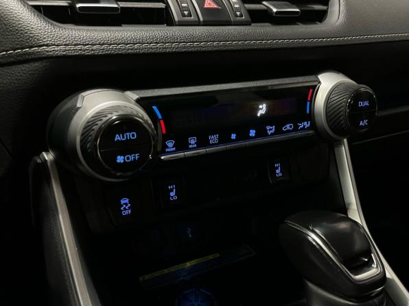 Toyota RAV4 V (XA50) с пробегом 2021 года, цена 3 480 000 рублей, 82810 км, внедорожник, Автокод Объявления