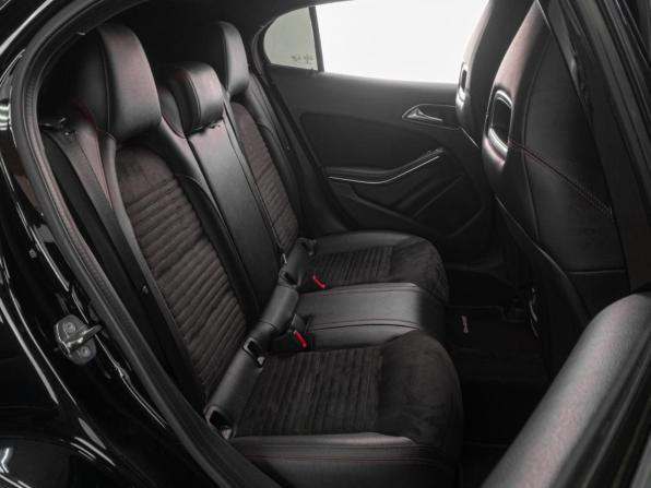 Mercedes-Benz GLA I (X156) Рестайлинг с пробегом 2018 года, цена 2 399 000 рублей, 130687 км, внедорожник, Автокод Объявления